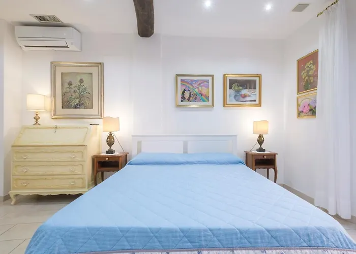 Fusari 4 By بولونيا